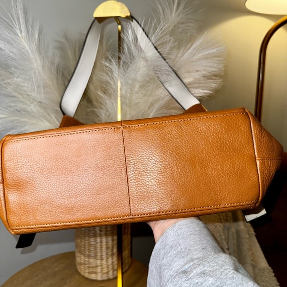 Sam Edelman | Pebbled Leather Shoulder Bag - Picture 7 of 7